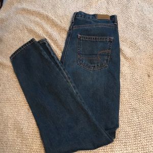 High-waisted Mom Jeans